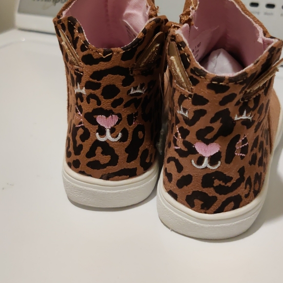 Shoes - Picture 2 of 2